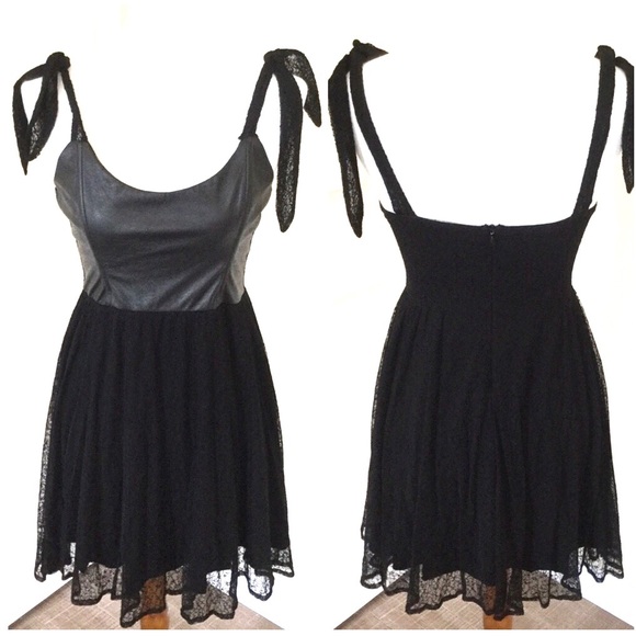 For Love And Lemons Dresses & Skirts - For Love & Lemons ‘Clara’ Lace Bustier Black Dress